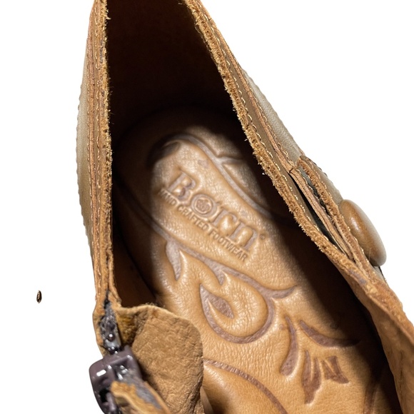 Born Leather 9.5 Side Zip 2 1/2 inch Heel Boots D47506 - Picture 8 of 12